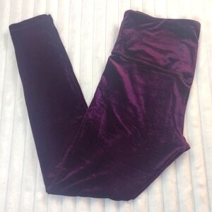 Women's Athleta Velvet Leggings, Wine Color, Size Medium